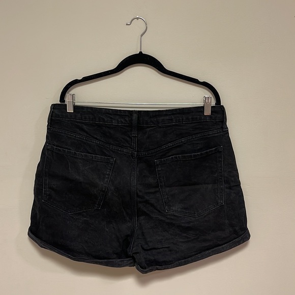 Women’s Old Navy OG High Waisted Cuffed Black Short - Picture 2 of 4